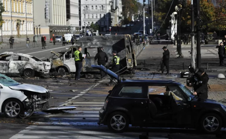 133nbk88_kyiv-blast-afp-pic_650x400_10_October_22