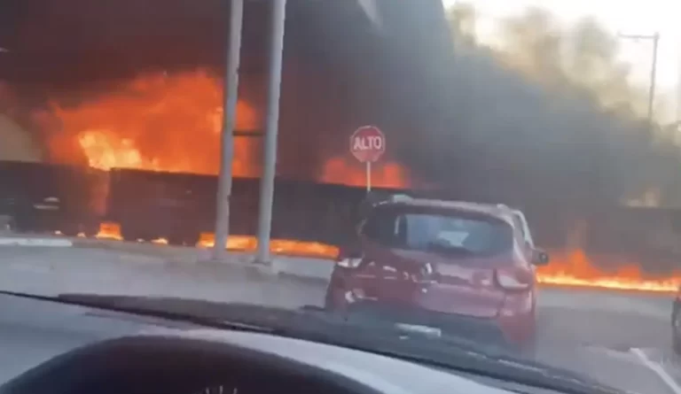 m0qjjjq8_mexico-train-fire-_625x300_21_October_22