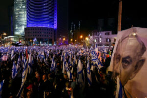 Hundreds of elite Israeli reservists say they are joining judicial protests